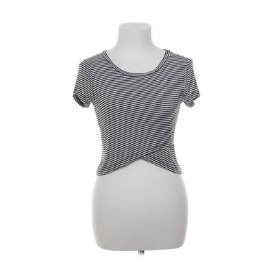 Topp (Svart, Vit) från Wet Seal
