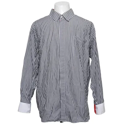 Skjorta (Svart, Vit, Röd) från Skjortfabriken