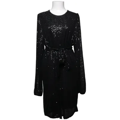 Cocktailklänning (Bodyll Belted Sequin Dress) från Most Wanted Polyester