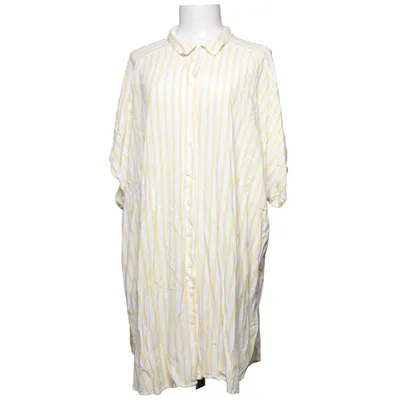 Robe chemise (Jaune, Blanc) de XLNT by KappAhl Viscose