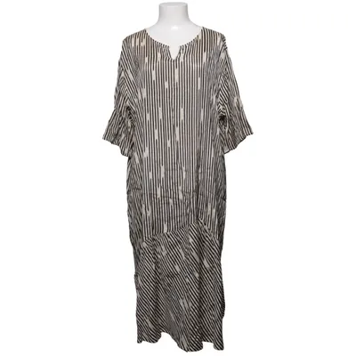 Klänning (Svart, Vit, Flerfärgad) från Masai Viskos