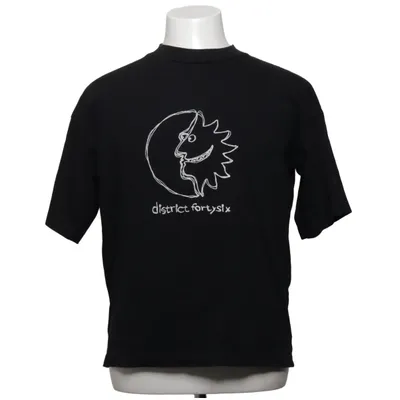 T-shirt (Black) from District Fortysix