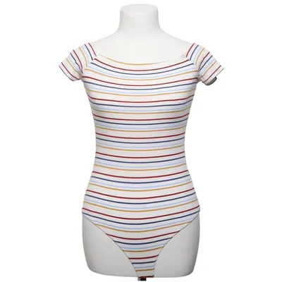 Body (Vit, Blå, Röd) från Charlotte Russe