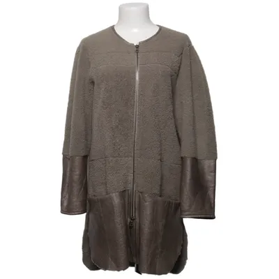 Veste en peau de mouton retournée (Gris) de Odeeh Cuir