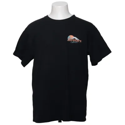 T-shirt (Svart) från Mennace