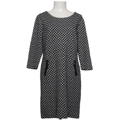 Robe (Noir, Blanc) de Taifun