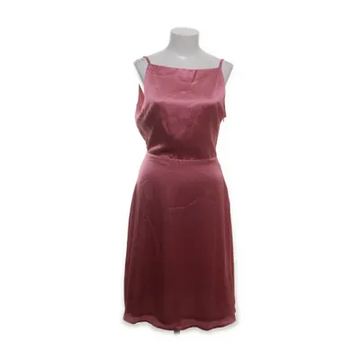 Klänning (LAYLANI SATIN DRESS) från Moments Polyester