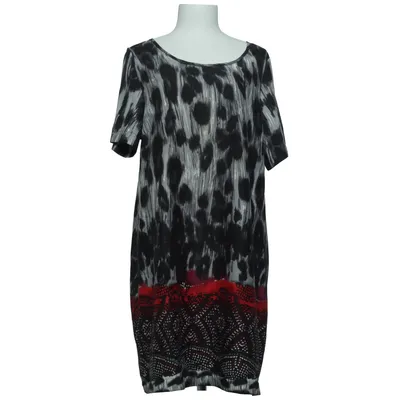 Robe (Noir, Blanc, Rouge) de Jeana Polyester