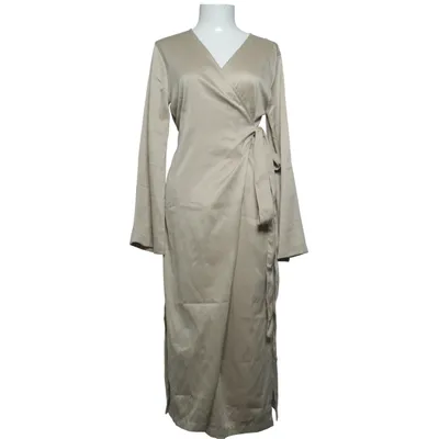 Robe portefeuille (Beige) de Alexandra Nilsson x Bubbleroom Polyester