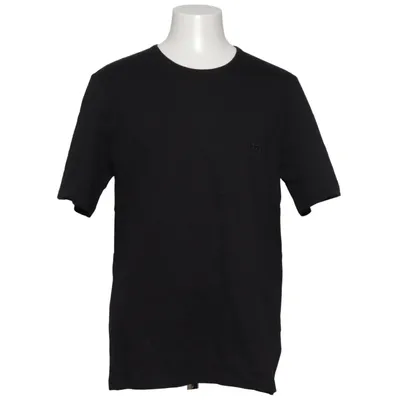 T-shirt (hugo boss t shirt, hugo boss tee, boss t shirt, designer t shirt, luxury t shirt, premium brand, men’s t shirt,
minimalist style, clean look, classic tee, timeless fashion, high quality fabric, comfortable fit, everyday wear, smart casual,
men’s fashion, wardrobe essential, stylish basic,
tiktok fashion, trending tee, y2k style, clean boy aesthetic, model off duty, old money style, quiet luxury, pinterest outfit, outfit inspo, must have piece) från Boss Bomull