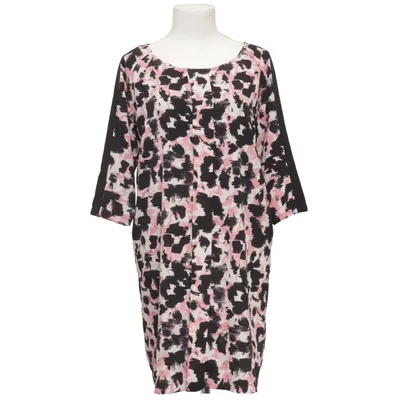 Robe (Noir, Rose, Blanc) de Soaked in Luxury Polyester