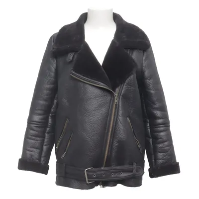 Veste en peau de mouton retournée (Dorthea Outerwear) de Minimum Polyester