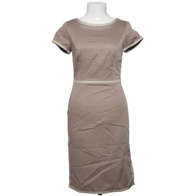 Robe (Beige) de Singh Madan Acétate