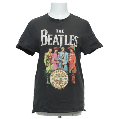 T-shirt (Sgt Pepper's Lonely Hearts Club Band) from Amplified Cotton