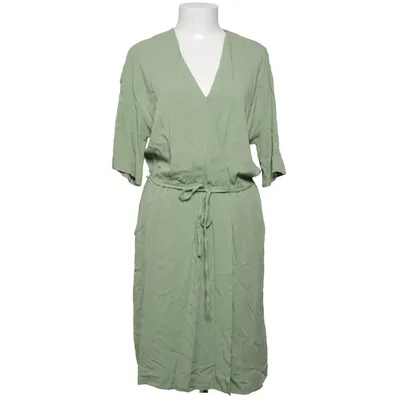 Slå-om-kjole (Grøn) fra Armedangels Viscose