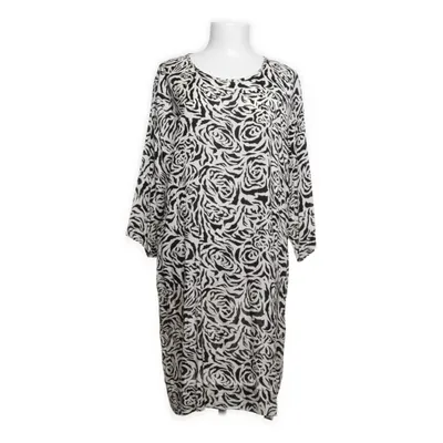 Klänning (Beige, Svart) från Masai Viskos