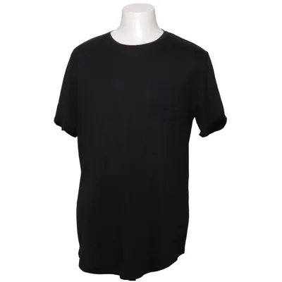 T-shirt (Black) from Concrete Humanity