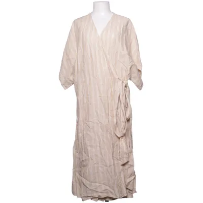 Omlottklänning (Beige, Vit) från Indiska Linne