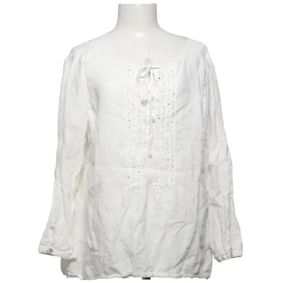 Blouse (Blanc) de Carla F Lin