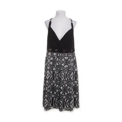 Klänning (Svart, Vit) från Torrid Polyester