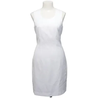 Robe (Blanc) de Intense Polyester