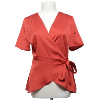 Blouse portefeuille (Rouge) de Soaked in Luxury Polyester recyclé