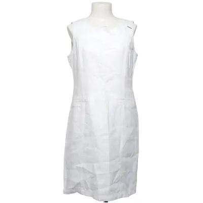 Robe (Blanc) de Elton Lin