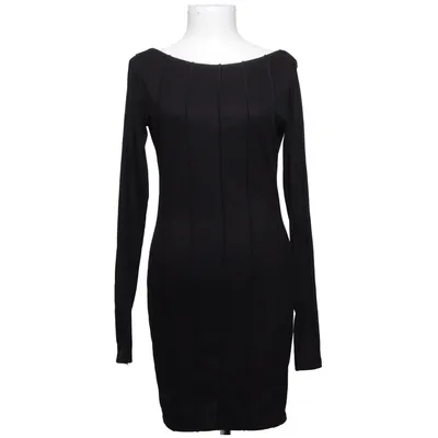 Klänning (Svart) från Hanna Schönberg x NA-KD