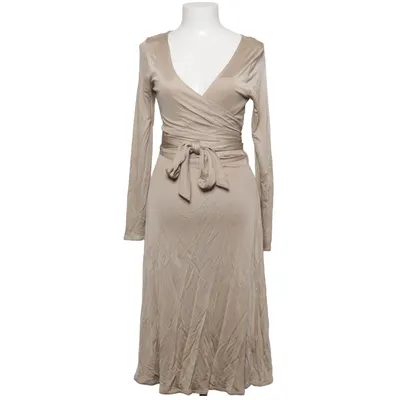 Slå-om-kjole (Beige) fra Allude Silke