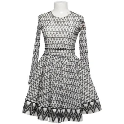 Klänning (Svart, Vit) från Maje Elastan, Polyester, Viskos