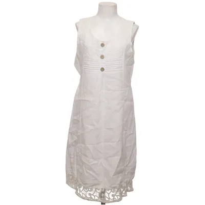 Robe (Blanc) de Sure Lin, Polyester
