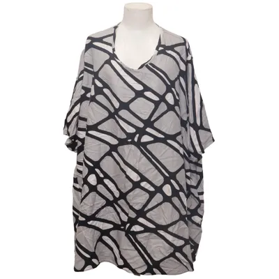 Top (Black, White) from AKH Fashion