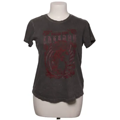 T-shirt (Grå, Röd) från MKT Studio