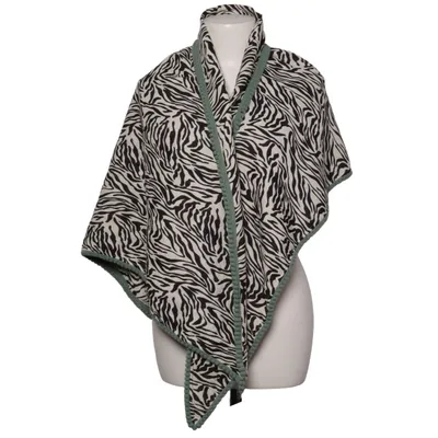 Shawl (Black, White, Green) from Pom Amsterdam