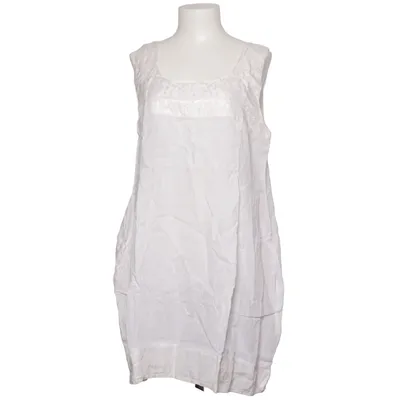 Robe (Blanc) de Cora Kemperman