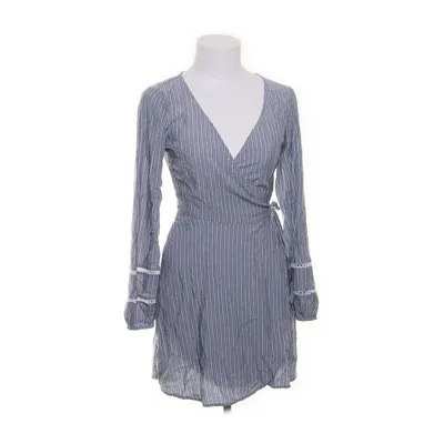 Omlottklänning (Blå, Vit) från Hollister Viskos