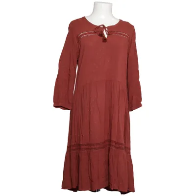 Robe longue (Marron) de Essentials Viscose
