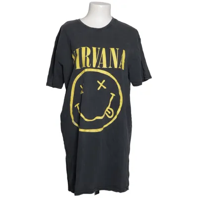 T-shirt (Grå) från Boohoo Bomull