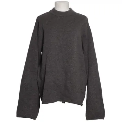 Tröja (Grå) från Josefine HJ x NA-KD