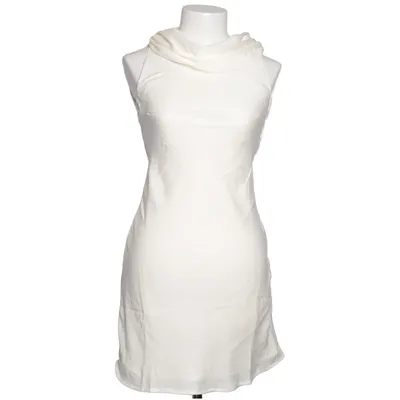 Robe (Scarf Detail Satin Mini Dress) de NA-KD Polyester