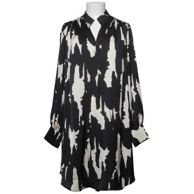 Dress (Black, White) from H&M Modern Classic Polyester