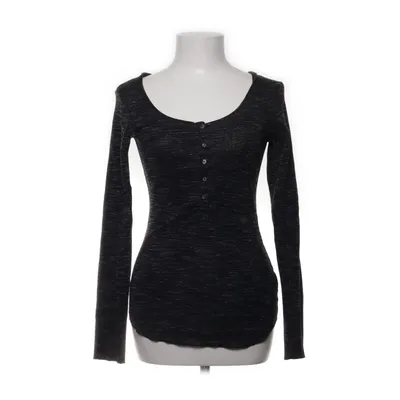 Farfarströja (Svart) från Amisu