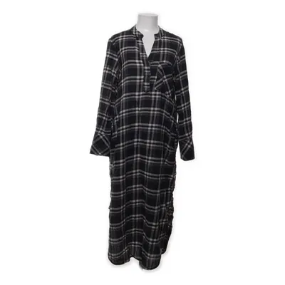 Långklänning (Svart, Vit, Grå) från And Less