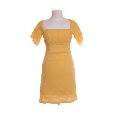 Klänning (Gul) från Hoss x NA-KD