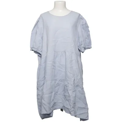 Robe (Bleu) de Nanso Lin