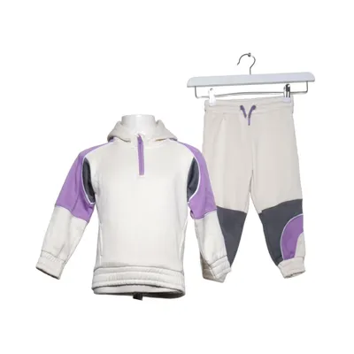 Loungewear (Hvid, Lilla, Grå) fra Breakout Bomuld