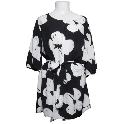 Klänning (curves) från New Look Curves Polyester
