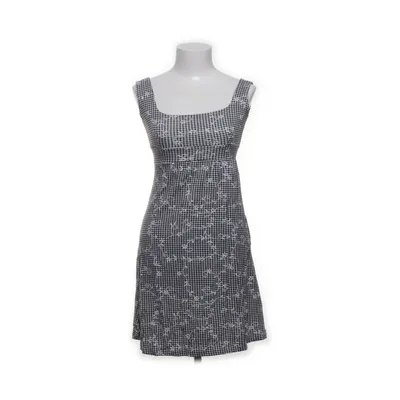 Kjole (Sort, Hvid) fra Sisters Point Elastan, Viscose