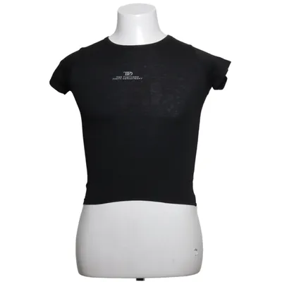 T-shirt (Black) from Taylor Swift