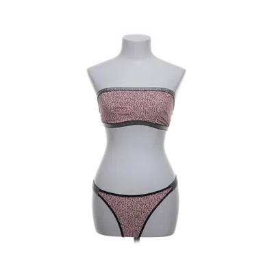 Bikini ( rock, heavy, metal, goth, bikini set, bandeau bikini, strapless bikini, swimwear set, two piece bikini, beachwear, pool outfit, summer outfit, floral bikini, cute bikini, minimal bikini, feminine style, soft aesthetic, comfortable fit, stretchy fabric, lightweight, quick dry, y2k bikini, y2k fashion, 2000s style, coquette aesthetic, soft girl aesthetic, doll aesthetic, tiktok fashion, trending bikini, pinterest outfit, beach aesthetic, summer vibe, it girl style, outfit inspo, must have piece, tiktok, y2k, trending, black, halloween, festival, street, dress, black, party, Y2k, trending, street, summer, jacket, bomber, style, festival, sport, gym, tiktok, doll, trending,street, dark, party, emo, goth, Hell, skull, playboy, santa, christmas, Boho, bohemia, bohemian, hippie, hippy, cosplay, vintage, retro, craft, yoga, yogi, steampunk) Elasthan, Polyamid